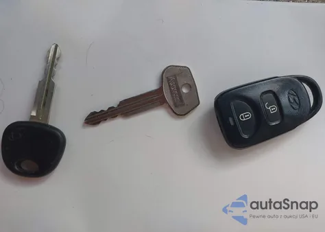 2005 Hyundai Tucson Gl from USA, damaged, VIN KM8JM12B25U107267